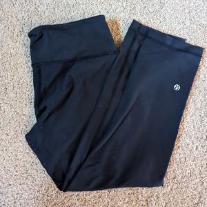 Lululemon Wunder Under black leggings size 6